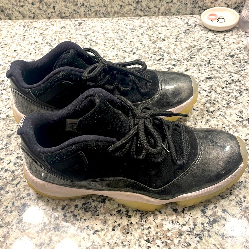 Black, Jordan’s shoes